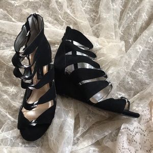 Steve Madden black suede wedge heel shoes